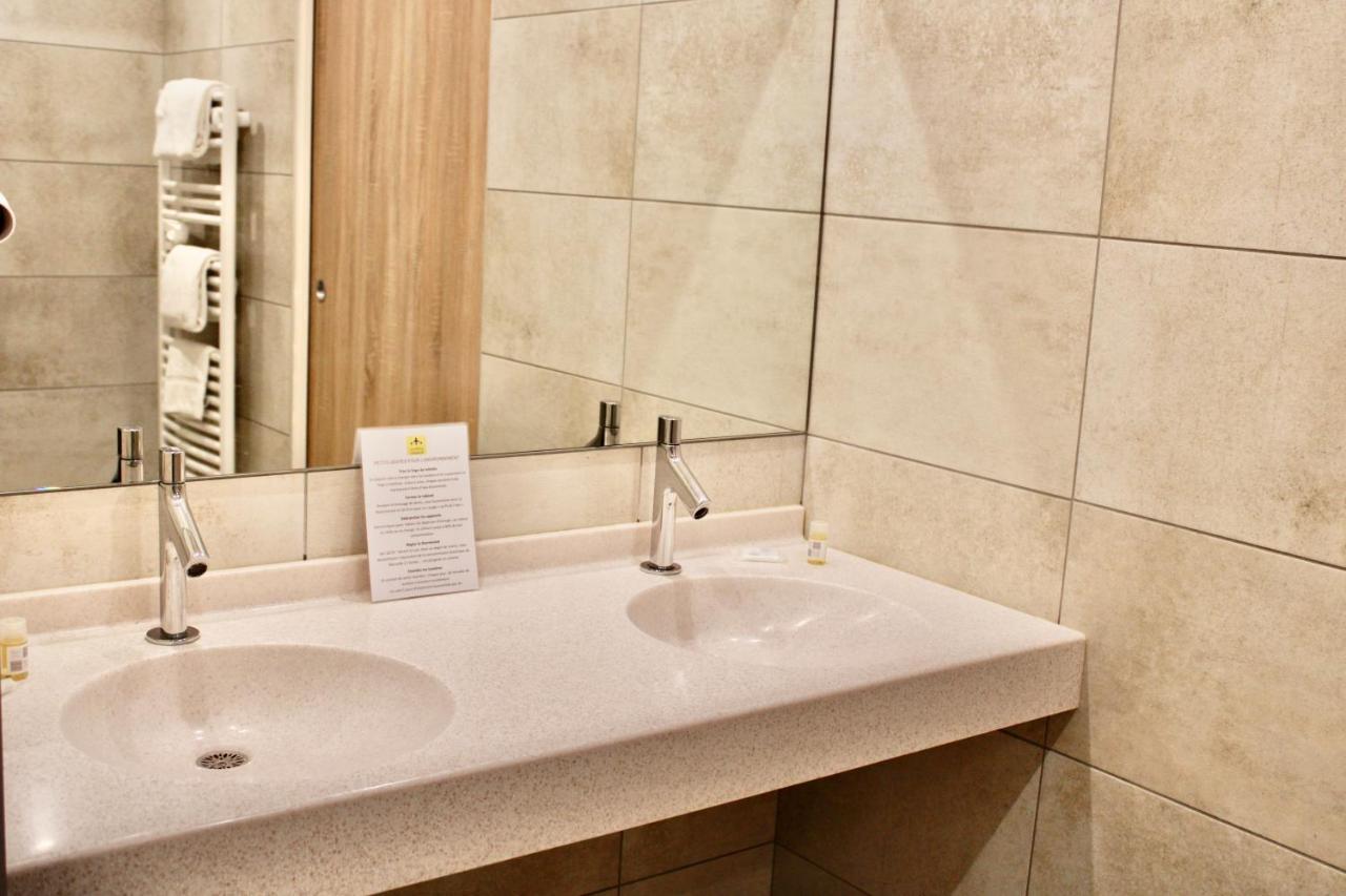 Aux Lys De Chablis Hotel ภายนอก รูปภาพ