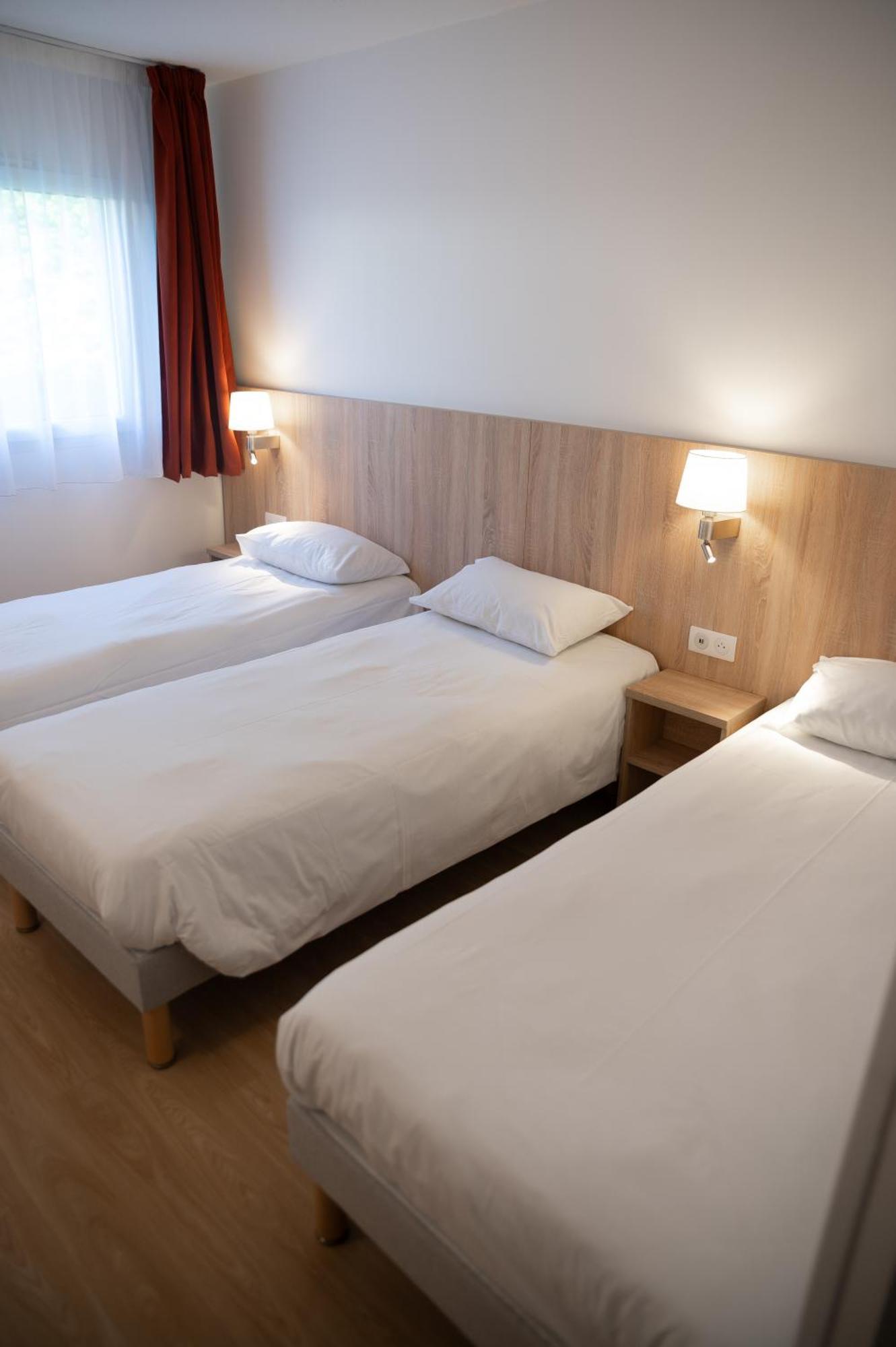 Aux Lys De Chablis Hotel ภายนอก รูปภาพ